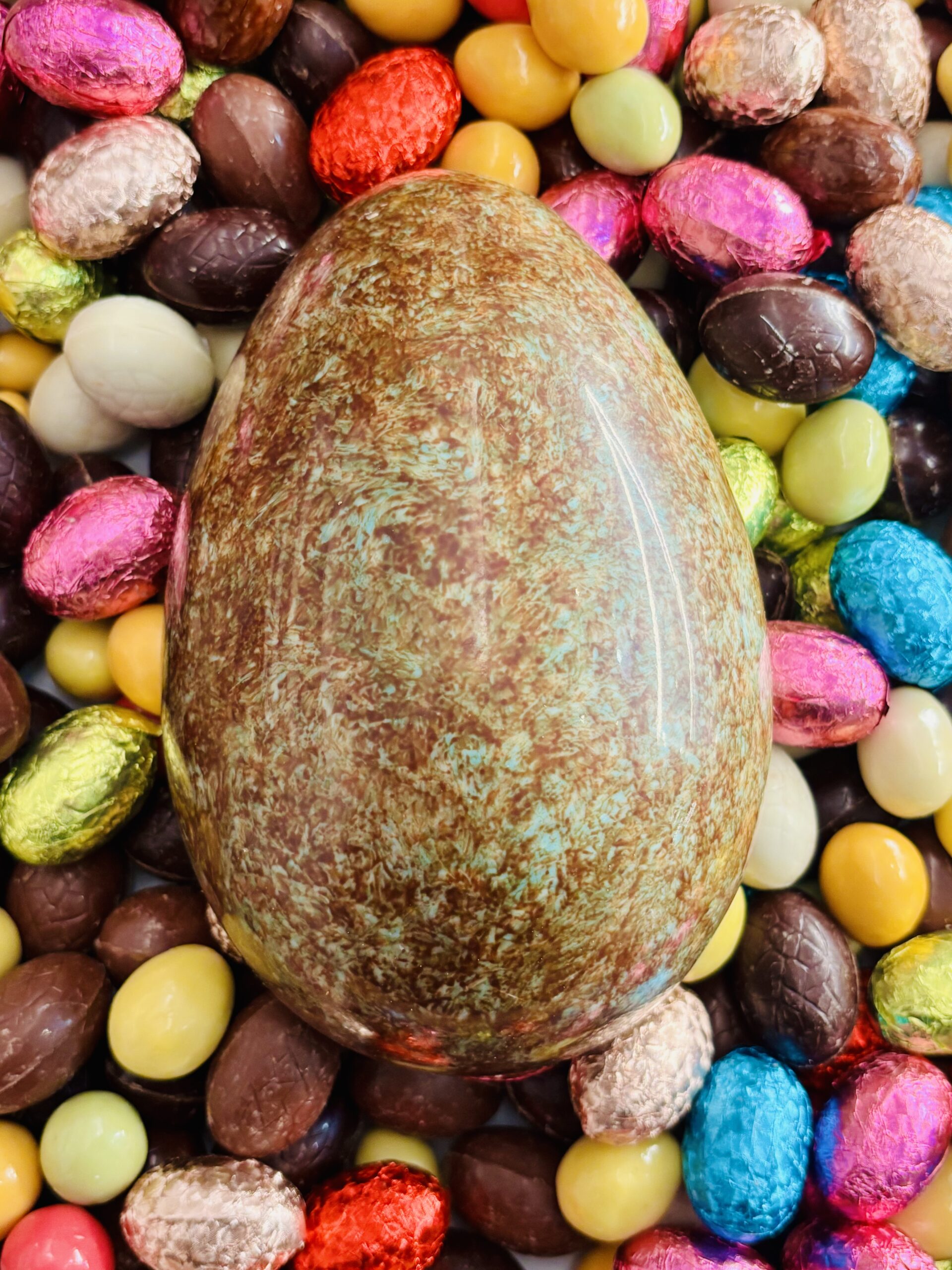 Jules l'Oeuf laqué au lait - petit ou grand - moulage garni