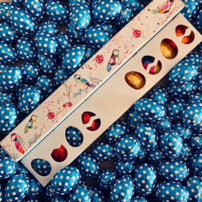 Réglette de petits oeufs fourrés au praliné amandes et noisettes - sous alu - 80gr