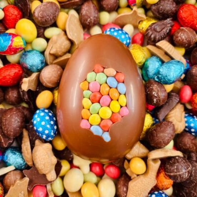 Léonard l'Oeuf confetti - Chocolat au lait - moulage garni - 120mm